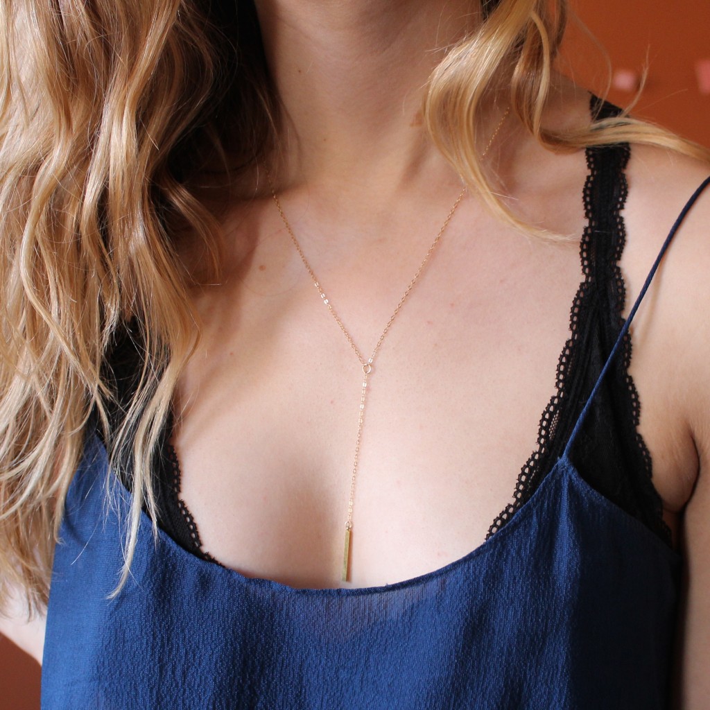 minimal_gold_necklace
