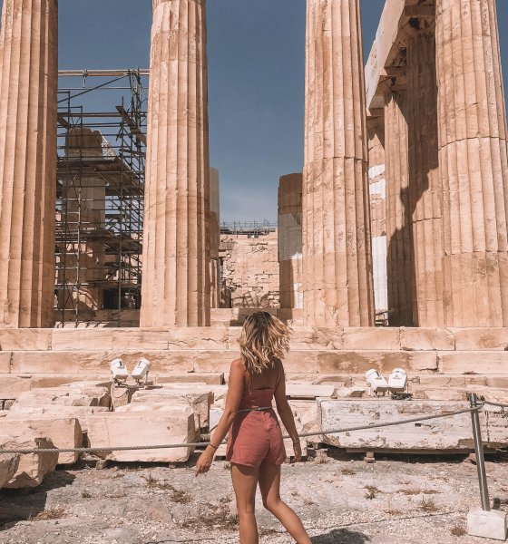 This is the Cheapest Way to Fly to Greece